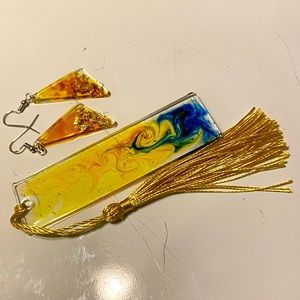 Book mark and earrings set